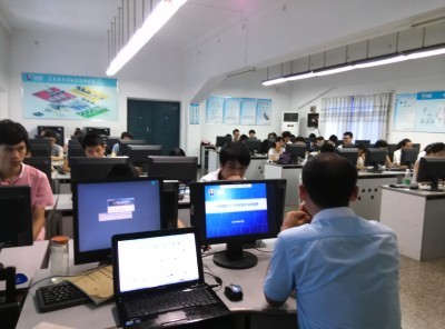 信息安全與管理專業(yè)中的計(jì)算機(jī)網(wǎng)絡(luò)技術(shù)開發(fā) 融合防護(hù)與創(chuàng)新